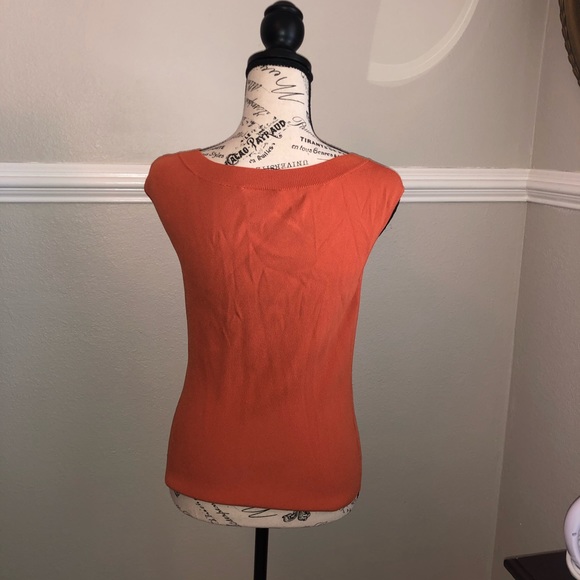 Sleeveless top - Picture 2 of 6